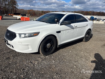 2015 Ford Taurus AWD Autovettura