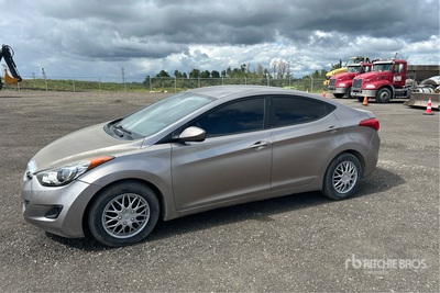 2013 Hyundai Elantra Automovil