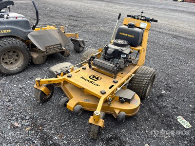 2015 Hustler 930396 4x2 Walk-Behind Lawn Mower