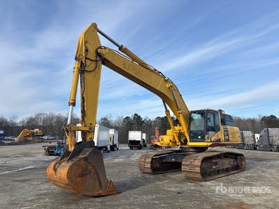 2017 Komatsu PC490LC-11 Tracked Excavator