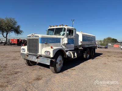 1972 Diamond Reo C-11664DF 2900 gal 6x4 Water Truck