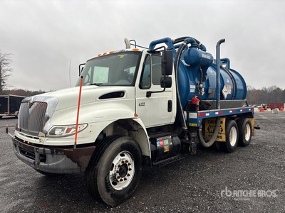 2005 International 4400 6x4 Vacuum Tanker Truck