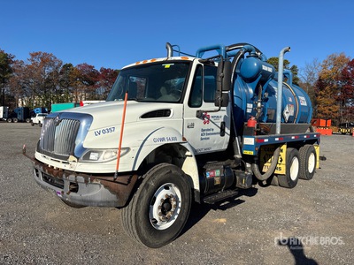 2005 International 4400 6x4 Vacuum Tanker Truck