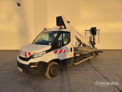 2017 Isoli VT48NEXS 14 m on 2017 Iveco 35-120 Camion Nacelle Bucket Truck