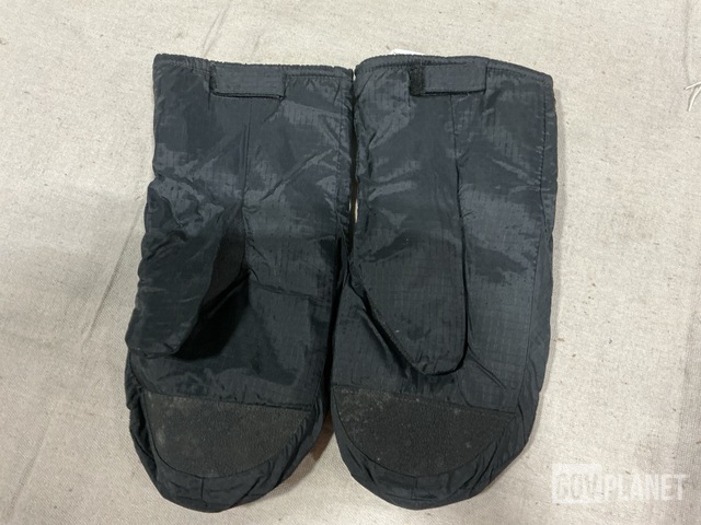(8) Pairs of Extreme Cold Weather Mitten Inserts & Assorted Items in ...