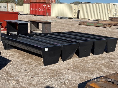 Quantity of (5) 2025 Kit Containers CF-90-V2025 90 In Steel مغذية المواشي (Unused)