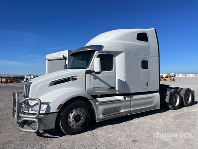 2022 Peterbilt 579 6x4 Sleeper Truck Tractor