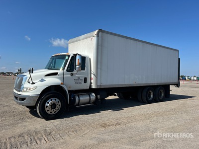 2017 International 7400 SBA 6x4 Van Truck