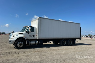 2017 International 7400 SBA 6x4 Van Truck