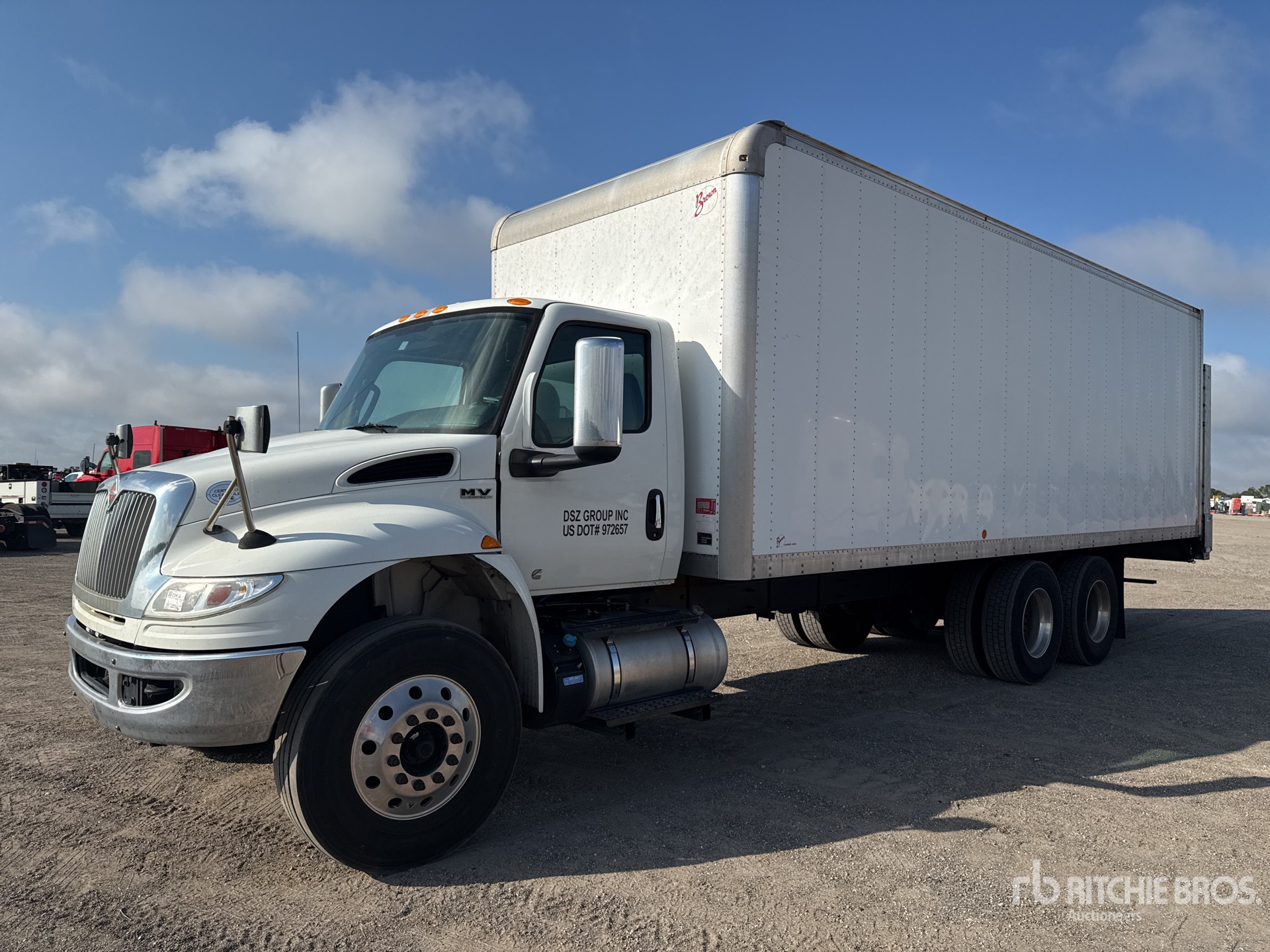 2020 International MV607 6x4 Moving Camion fourgon