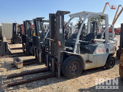 2013 TCM FD35 8000 lb Pneumatic Tire Forklift