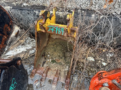 K&A 18 in Digging Excavator Bucket