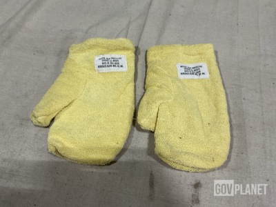 (107) Pairs of Heat Protective Mittens