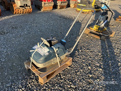 2012 Swepac F75-230V Electric Plaque vibratoire