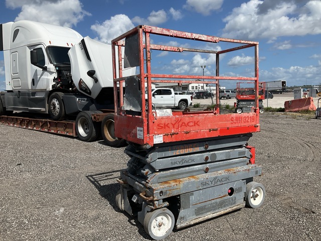 2014 Skyjack SJIII3219 Electric Scissor Lift 2014 Skyjack SJIII3219 Electric Scissor Lift