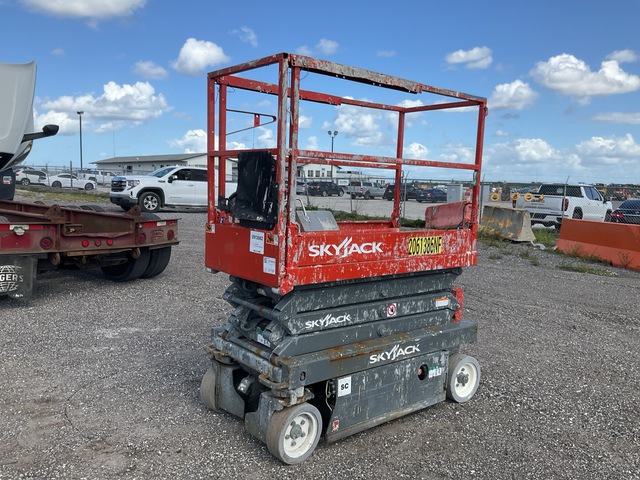 2014 Skyjack SJIII3219 Electric Scissor Lift 2014 Skyjack SJIII3219 Electric Scissor Lift