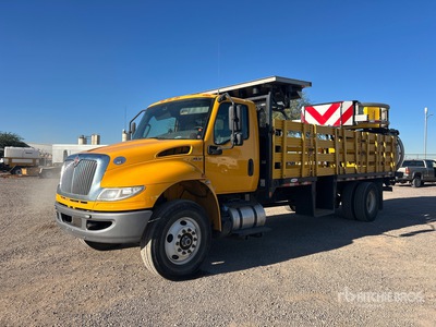 2023 International MV607 4x2 Camión atenuador