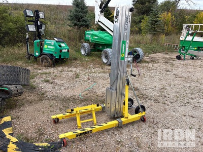 2022 Sumner 2118 Material Hoist