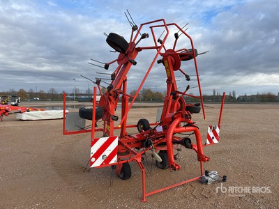 2011 Kuhn GF6502 6.5 m 3-Point 6 Rotor Faneuse Falciatrice per fieno