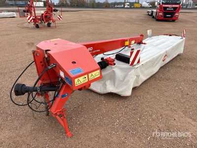 2012 Kuhn GMD4410-FF 4350 mm 3-Point Hitch Faucheuse جزازة دائرية