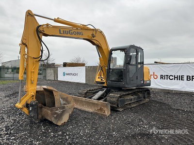 2013 LiuGong CLG908C Tracked Excavator