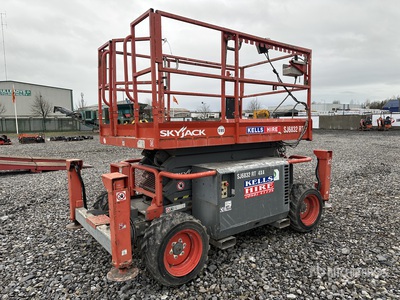 2015 Skyjack SJ6832 RT 4x4 Diesel Elevador de tijera