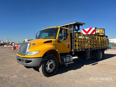 2023 International MV607 4x2 Camión atenuador