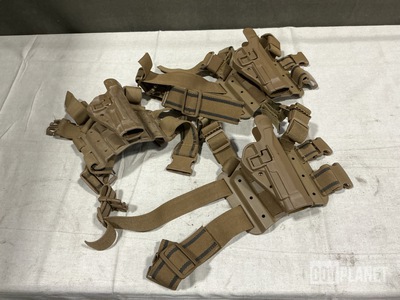 (33) Blackhawk C1370 Pistol Kit Holsters