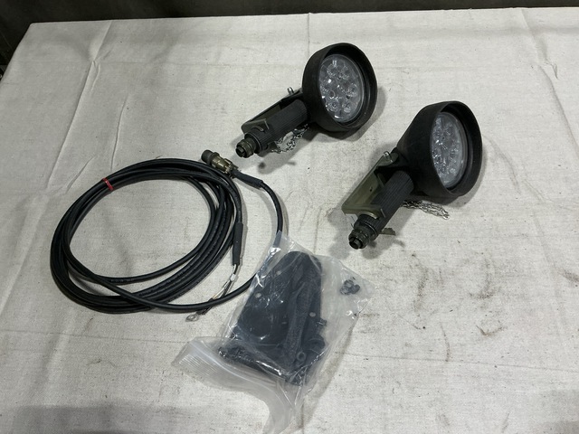 (2) Oshkosh 4415482 Extension Lights