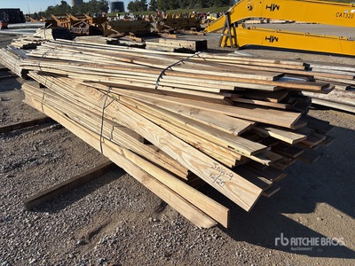 Quantity of (2) Bundles of 木材