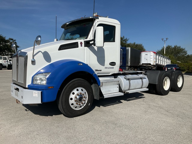 2019 Kenworth T880 6x4 T/A Day Cab Truck Tractor 2019 Kenworth T880 6x4 T/A Day Cab Truck Tractor