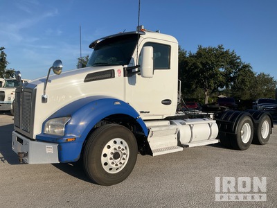 2019 Kenworth T880 6x4 Day Cab Truck Tractor