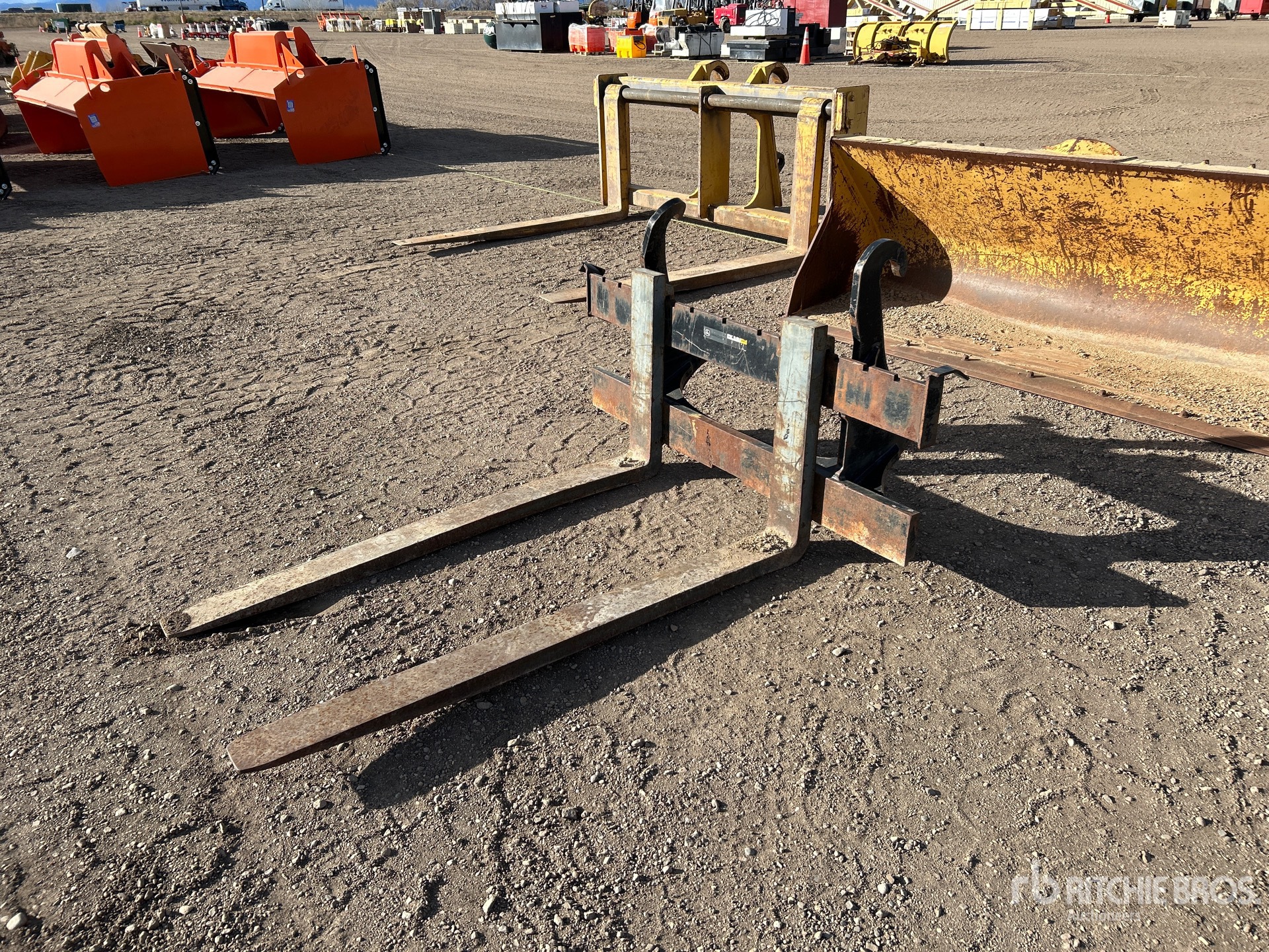 62 in Q/C Wheel Loader Forks (Inoperable)