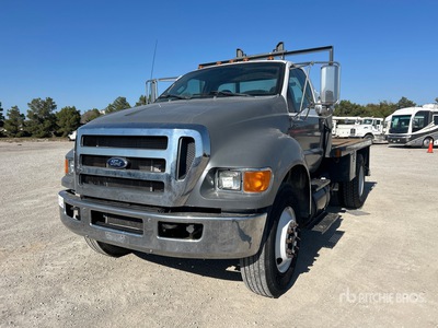 2015 Ford F-750 4x2 Flatbed Truck
