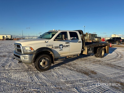 2015 Ram 5500 4x4 Crew Cab Platte vrachtwagen