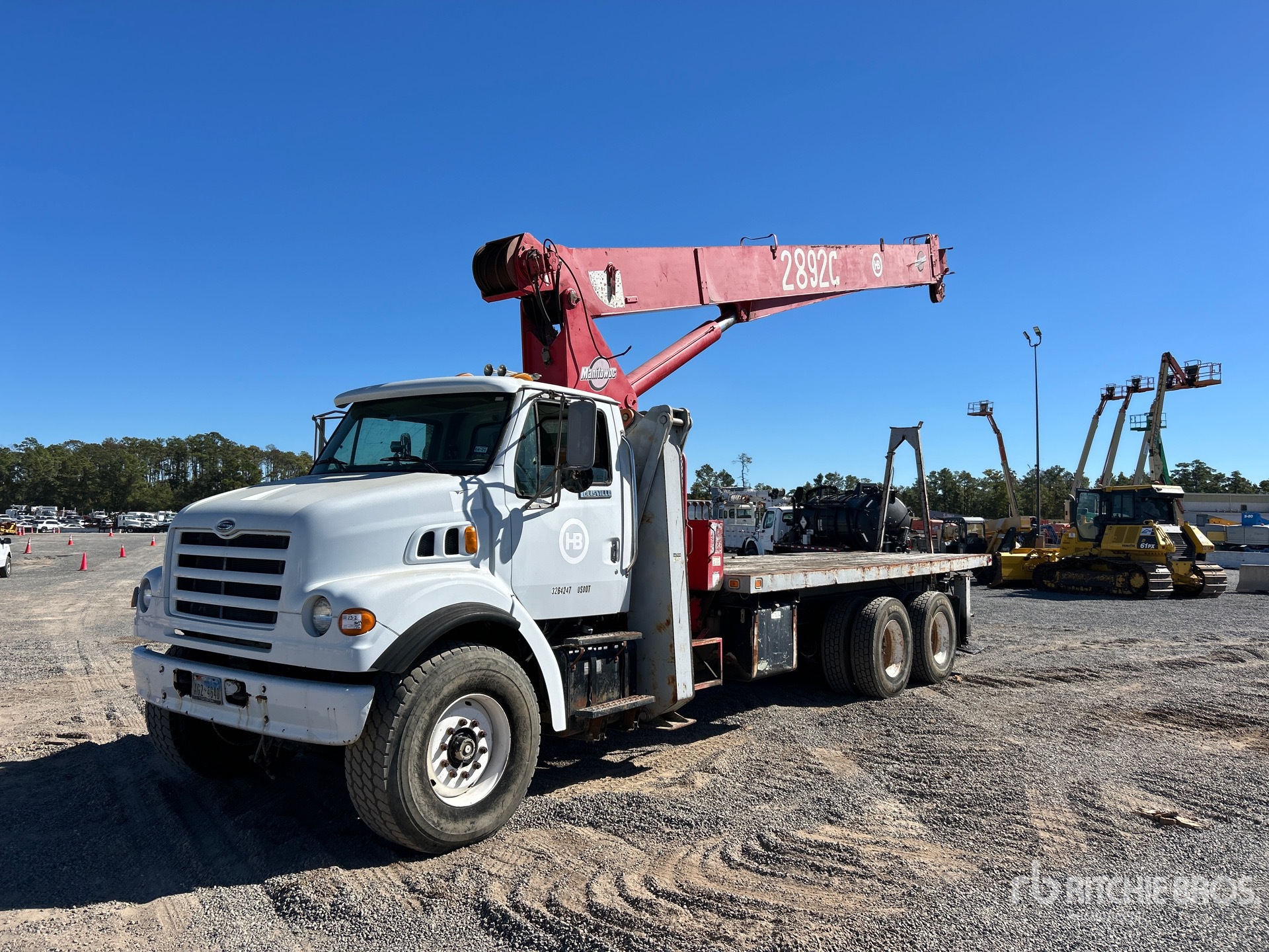 Manitowoc 3892C 56000 lb Straight Boom on 2003 Sterling LT7500 6x4 Boom Truck