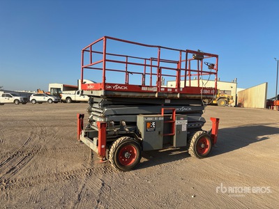 2016 Skyjack SJ8841 RT 4x4 Dual Fuel Scissor Lift