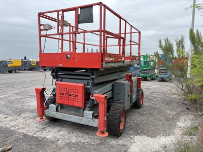 2016 Skyjack SJ8841RT 4x4 Diesel Scissor Lift