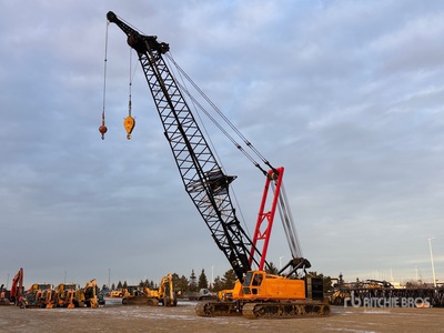 1999 Manitowoc 888 Grue sur chenilles à flèches en treillis