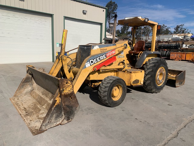 John Deere 210LE 4x4 Landscape Loader