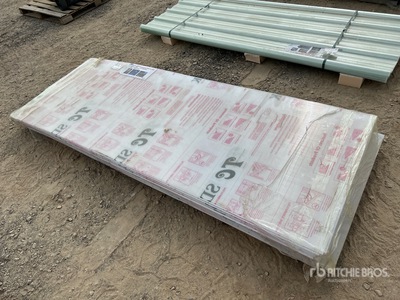 Quantity of (20) 8 ft x 35 in Clear Multi-Wall Polycarbonate Panel (Unused)