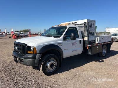 2006 Ford F-450 XL 4x2 Camion à Plateau