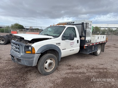 2006 Ford F-450 XL 4x2 Flatbed Truck