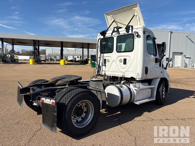 CAMIóN 2016 FREIGHTLINER