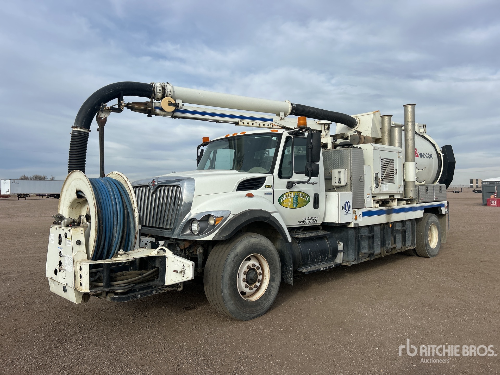 2009 International 7400 4x2 Sewer Cleaner Truck (Inoperable)