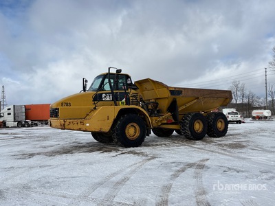 2011 Cat 735 Kiepwagen met knikbesturing