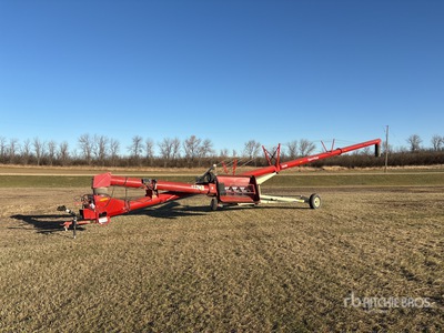 Farm King 1370 13 in x 70 ft Swing Barrena de grano