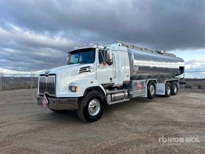 2023 Western Star 4700SB 25000 L 8x4 Fuel Truck (Unused)