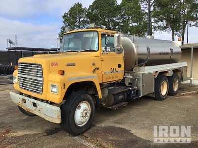 1992 Ford L9000 6x4 Camion à eau