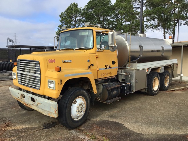 1992 Ford L9000 6x4 Water Truck
